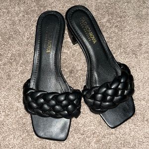 Slightly worn fashion nova heels 2 inch